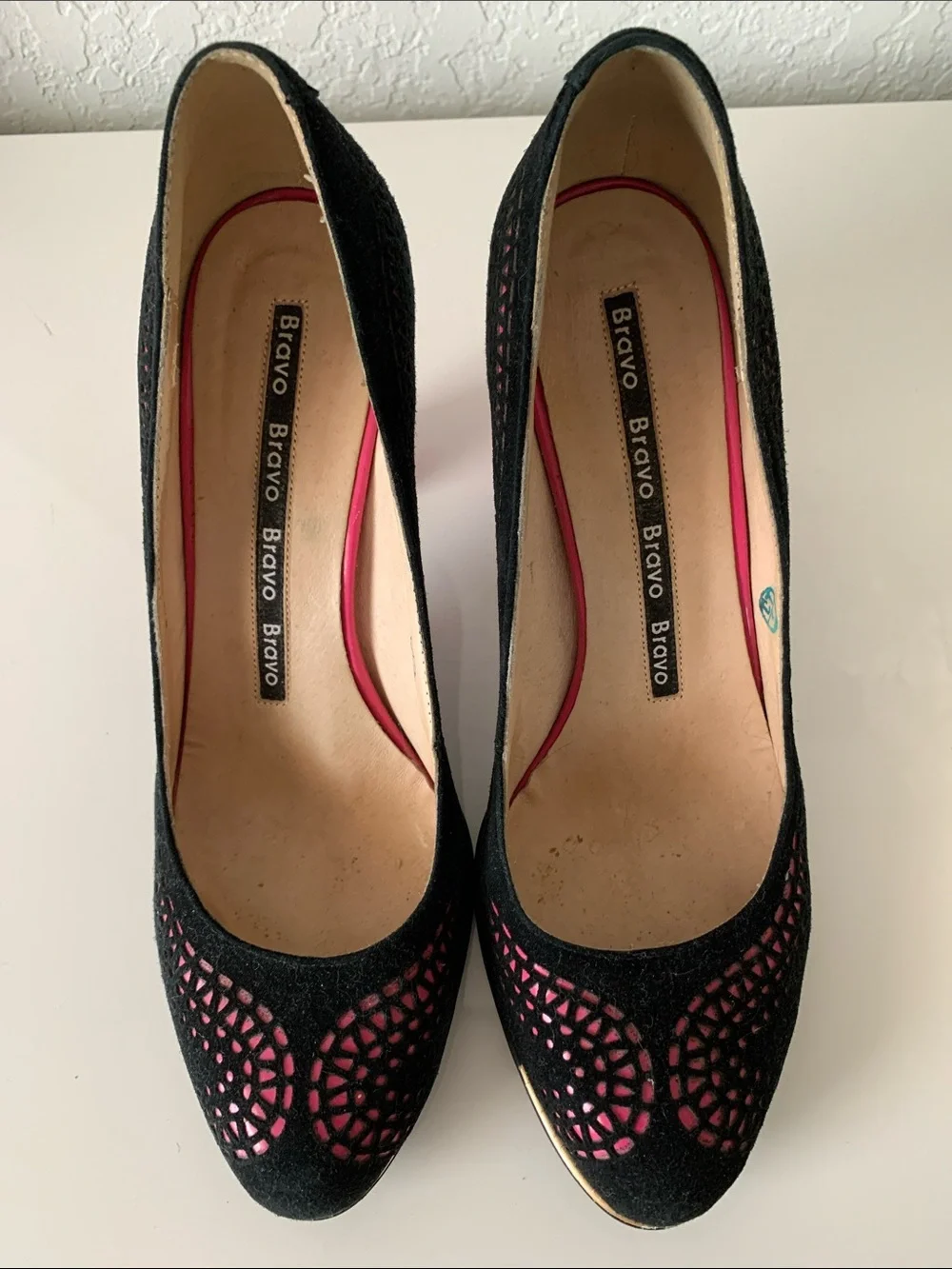 Bravo Black and Hot Pink Cutout Block Heel Pumps Shoes Size EU41
